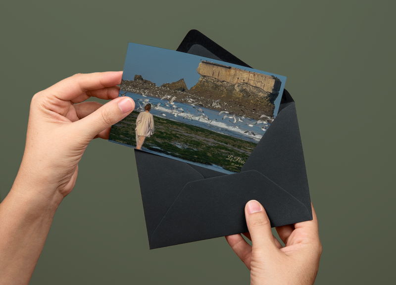 Carte postale personnalisée avec la plage du Portel et le Fort de l’Heurt, fort napoléonien emblématique de la Côte d’Opale